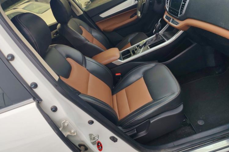 Used Geely Auto Vision X6 2018 1.4T CVT 4G Connected Luxury Version Right Front Seat