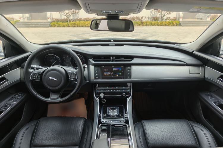 Used Jaguar XF 2016 XF 2.0T Two-Wheel-Drive Luxury Edition
