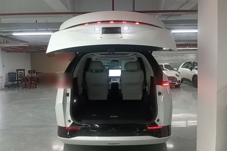 Used XPeng X9 2024 702 Ultra-Long Range Max