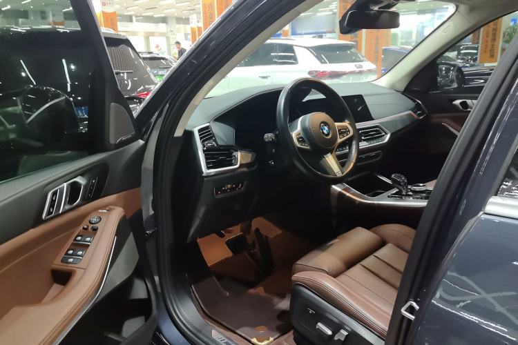 Used BMW X5 2022 xDrive40i M Sport Package Driver Seat