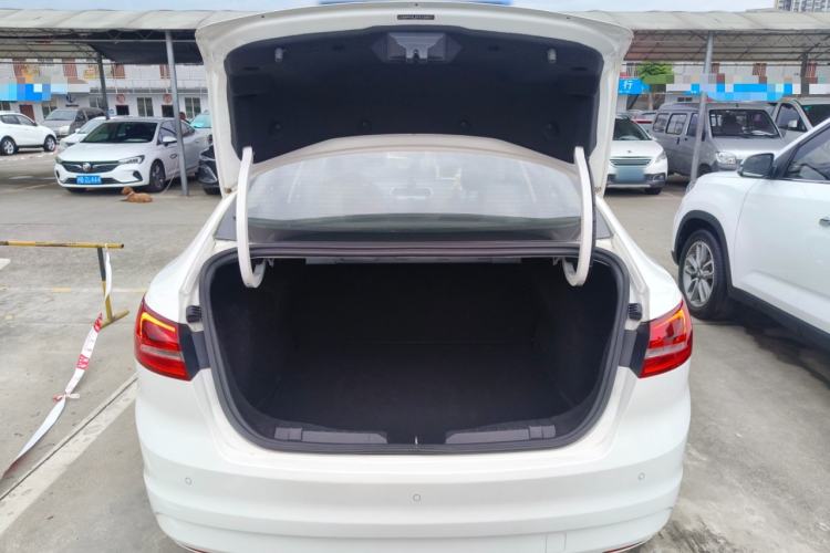 Used Ford Escort 2015 1.5L Automatic Fashion Model Trunk