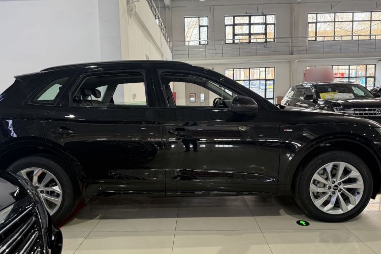Used Audi Q5L 2022 40T Luxury Dynamic Model Exterior 4
