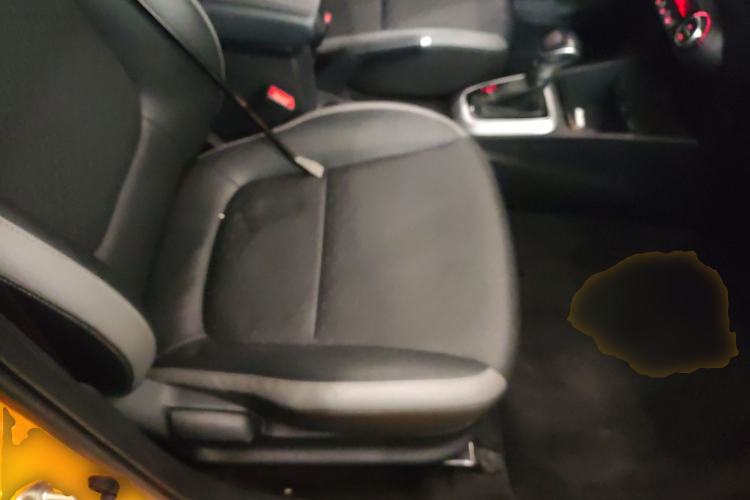 Used Kia kx1 Stonic 2019 1.4L Automatic Fun Edition China VI Right Front Seat