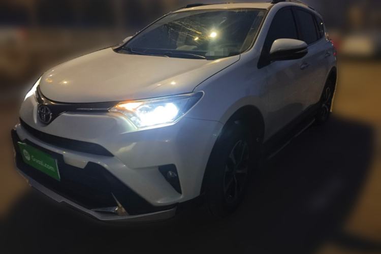 Used Toyota RAV4 2016 2.0L CVT Two-Wheel Drive Fashion Edition China V Standard