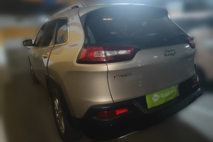 Used Jeep Cherokee 2017 2.0L Superior Edition