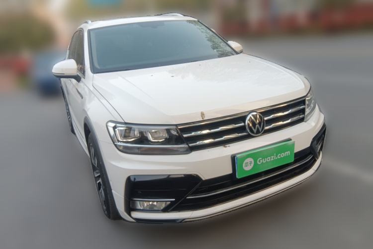 Used Volkswagen Tiguan L 2021 330TSI Automatic Two-Wheel Drive R-Line Enhanced Edition Front Right 45 Deg