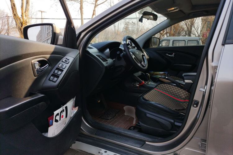 Used Hyundai ix35 2013 2.0L Automatic Two-Wheel Drive Smart GLS China IV Standard
