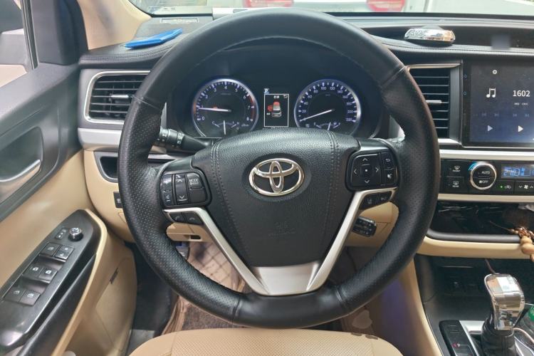Used Toyota Highlander 2018 2.0T Four-Wheel Drive Prestige Version 7 Seats China V Emission Standard

