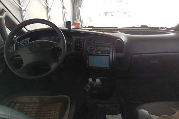 Used JAC Group Refine 2012 2.0L Timeless Edition HFC4GA3 Center Console