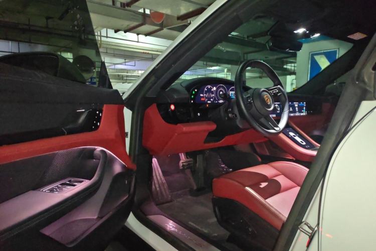 Used Porsche Taycan 2022-Year Restyled Taycan 4S Driver Seat