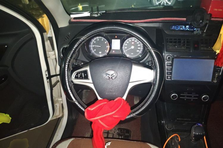 Used HYOSOW S3 2015 1.5L Luxury Model China V Standard
