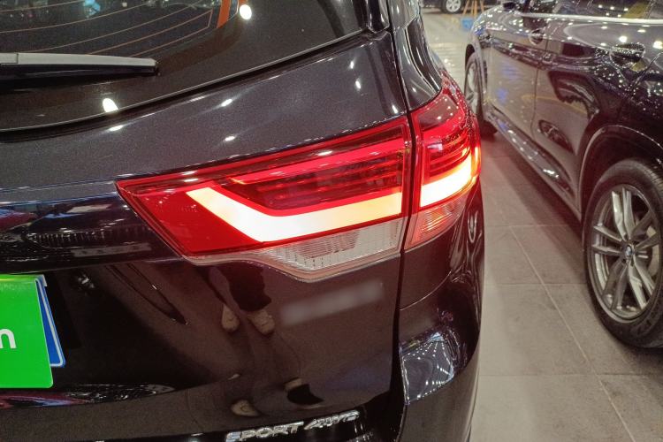 Used Toyota Highlander 2018 2.0T Four-Wheel Drive Luxury Version 7 Seats China VI Standard
