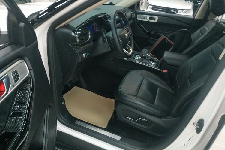 Used Ford Explorer 2020 EcoBoost 285 4x4 Titanium Edition 6 Seats Driver Seat