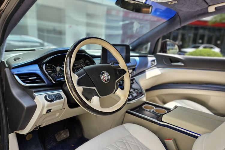 Used Buick GL8 2020 Land Cruiser Executive Class 652T Comfort Model
