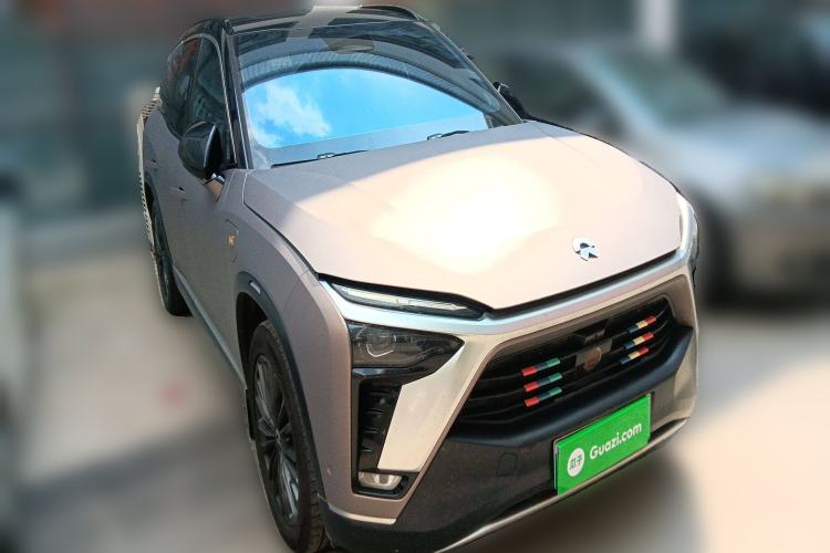 Used Nio ES8 2022 100 kWh Six-Seater Version Front Right 45 Deg