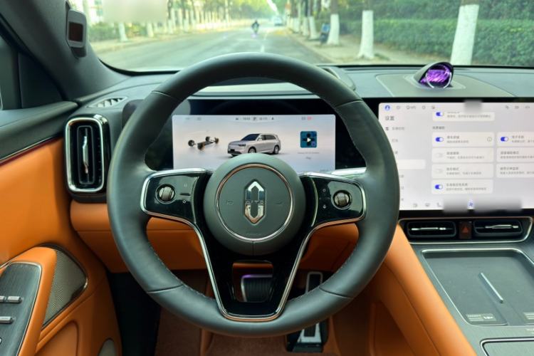 Used Hima AITO M8 2025 Extended-Range Max+ Version 53.4 kWh 5-Seater Edition Interior 1