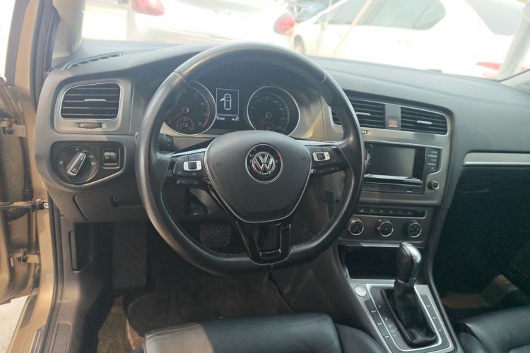 Used Volkswagen Golf 2015 1.4TSI Automatic Luxury Model Steering Wheel