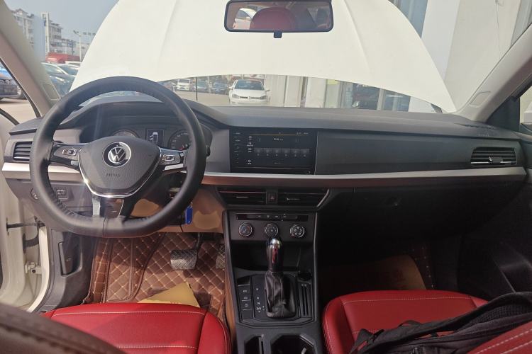 Used Volkswagen Lavida 2022 1.5L Automatic Fashion Edition Center Console