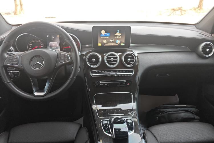 Used Mercedes-Benz GLC 2017 GLC 260 4MATIC Luxury Model