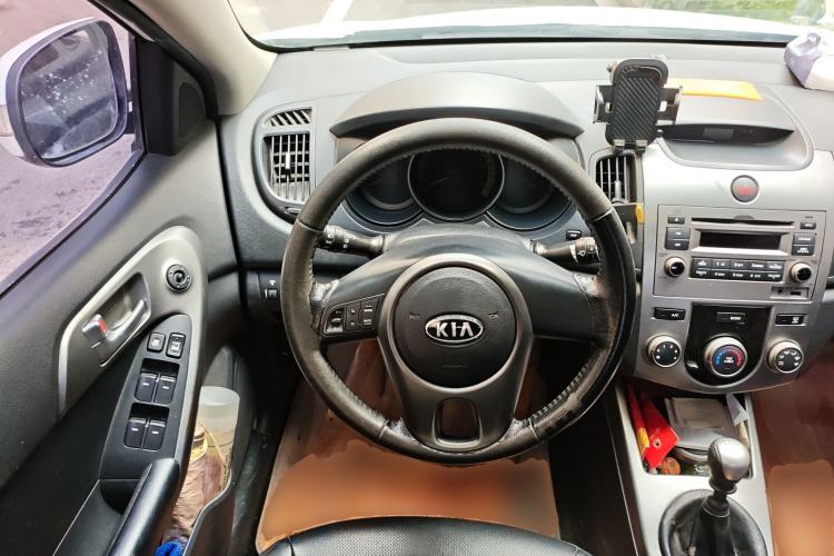 Used Kia Forte 2011 1.6L MT GLS