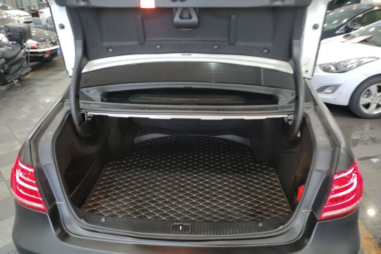 Used Mercedes-Benz E-Class 2015 E 200 L
