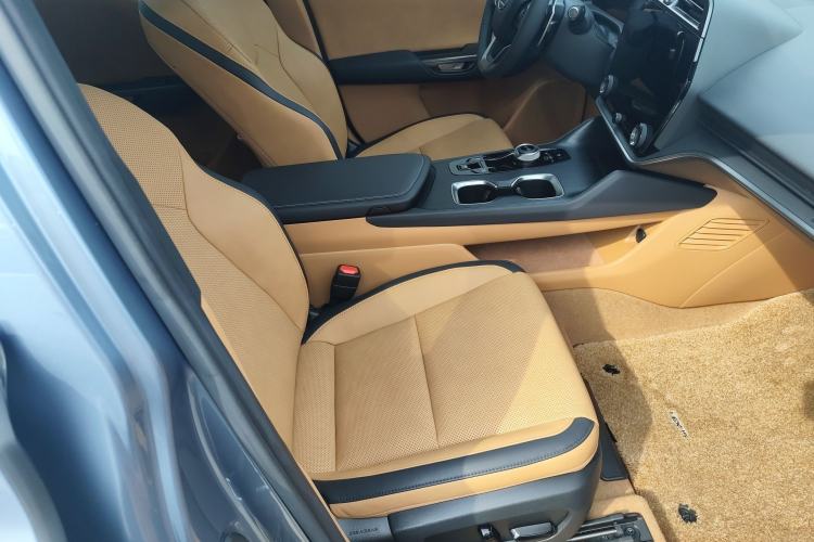 Used Lexus RZ 2023 450e All-Wheel Drive Luxury Edition Right Front Seat