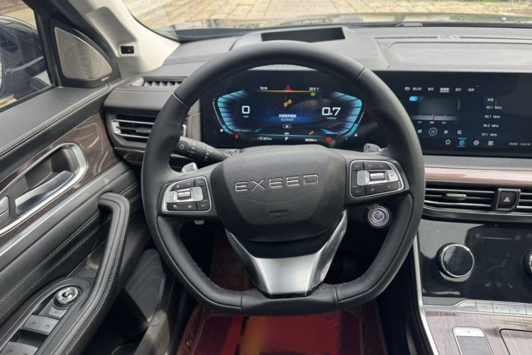 Used EXEED Lanyue 2021 400T Four-Wheel Drive Starlight Pro Edition 7 Seats Interior 5