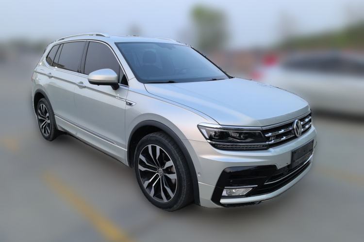 Used Volkswagen Tiguan L 2020 330TSI Automatic Two-Wheel Drive R-Line Flagship Version China VI Standard Front Right 45 Deg
