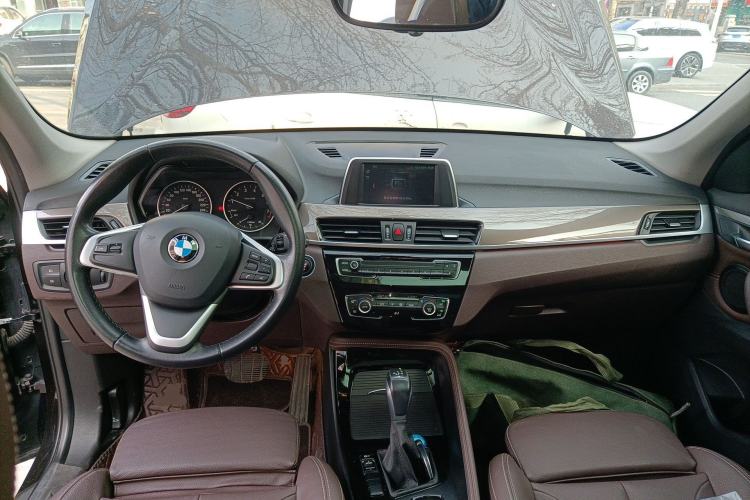 Used BMW X1 2018 sDrive18Li Luxury Model Center Console