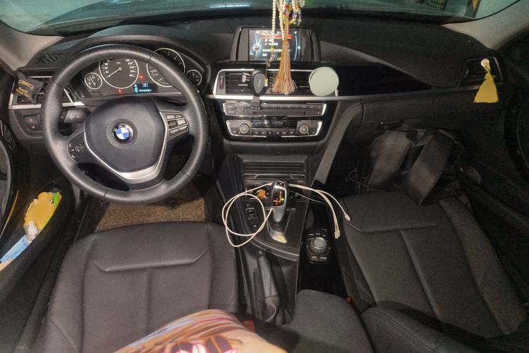 Used BMW 3 Series 2017 318i Fashion Model Interior 2