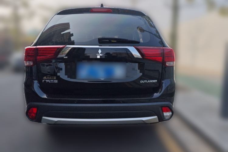 Used Mitsubishi Outlander 2018 2.0L Two-Wheel Drive Glory Edition 5 Seats
