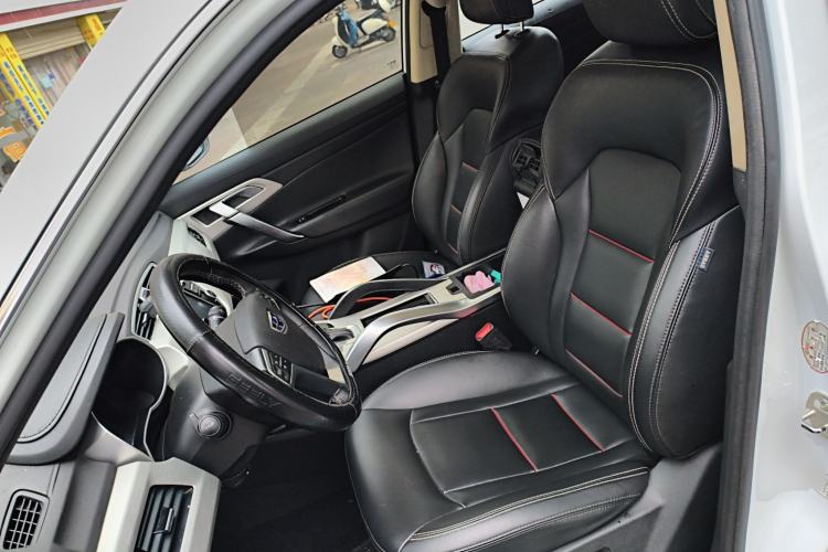 Used Geely Auto Emgrand X7 Sport 2018 Revised Version 1.8TD Automatic Two-Wheel Drive Smart Connectivity 4G-Enabled Edition
