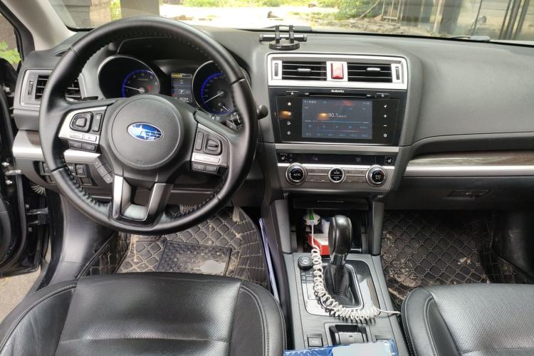 Used Subaru Outback 2015 2.5i Luxury Navigation Edition Center Console