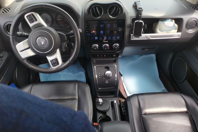 Used Jeep Compass 2015 2.0L two-wheel drive sport version