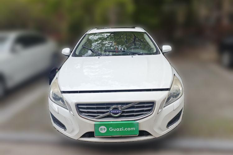 Used Volvo V60 2013 T5 Smart Edition Front