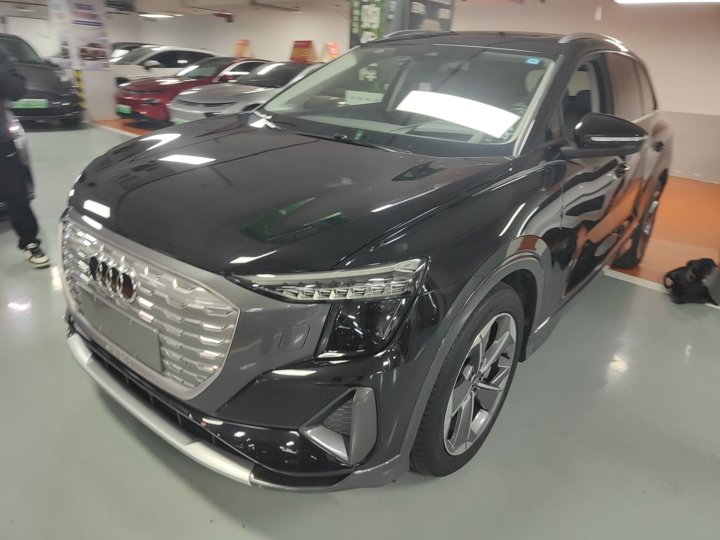 Под передней частью автомобиля