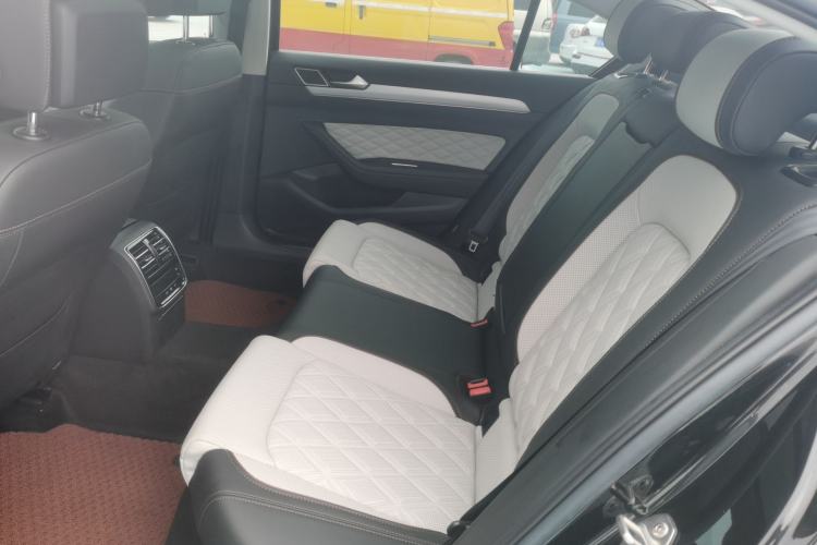 Used Volkswagen Magotan 2023 2 Million Units Commemorative Edition 330TSI DSG Luxury Version