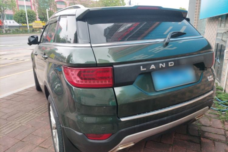 Used Land X7 2015 2.0T Panoramic Prestige Edition
