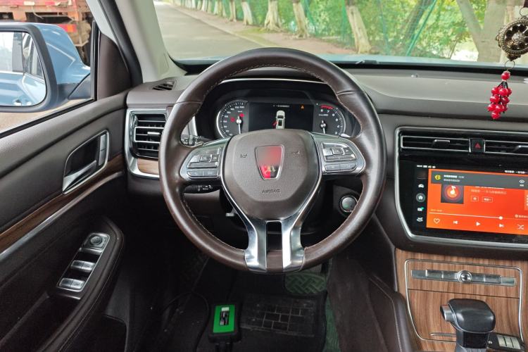 Used Roewe RX8 2018 30T Smart Connectivity Two-Wheel Drive Flagship Edition