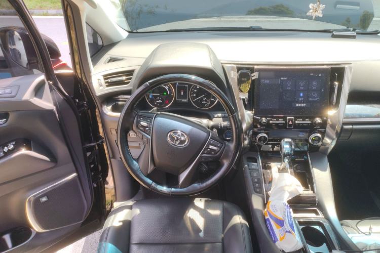 Used Toyota Vellfire 2021 Crown Dual-Engine 2.5L HV Luxury Edition Steering Wheel