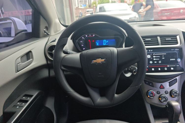 Used Chevrolet Aveo Sonic 2014 Sedan 1.4SL AT Fashion Edition Steering Wheel