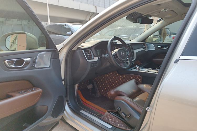 Used Volvo XC60 New Energy 2019 T8 E-Drive Hybrid Prestige Luxury Version China V Standard Driver Seat