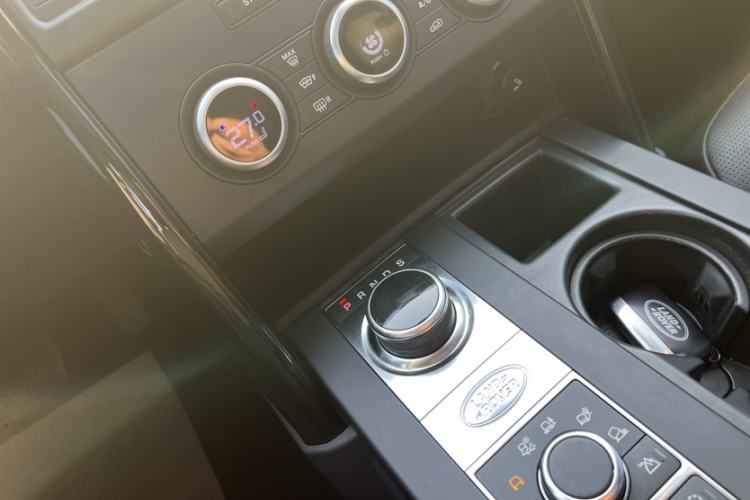 Used Land Rover Discovery 2017 3.0 SC V6 SE