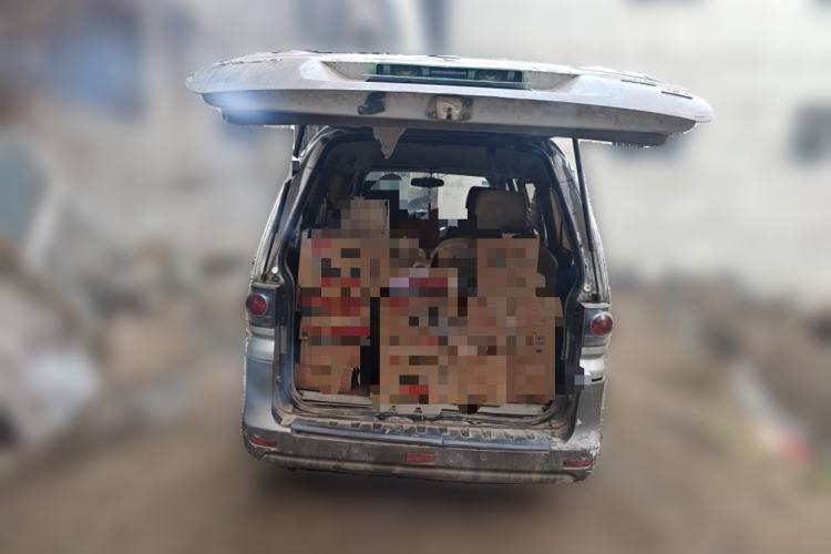 Used FORTHING Lingzhi 2016 V3 1.5L 7-Seater Luxury Model China IV Standard
