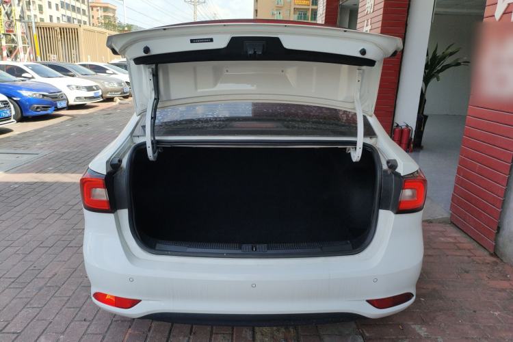 Used Roewe i5 2019 20T Automatic 4G Connect Luxury Flagship Edition
