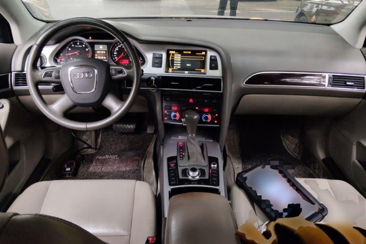 Used Audi A6L 2011 2.0 TFSI Automatic Standard Edition Center Console