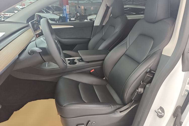 Used Tesla Model Y 2022 Rear-Wheel-Drive Version Left Front Seat