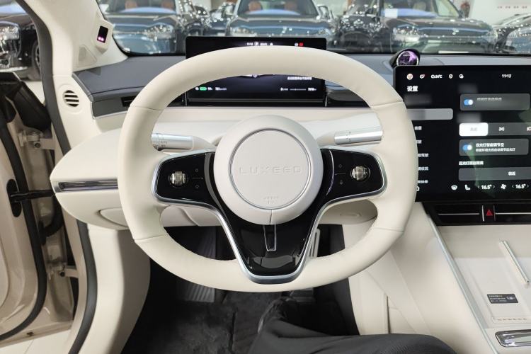 Used Hima Luxeed S7 2025 785 km Ultra Steering Wheel