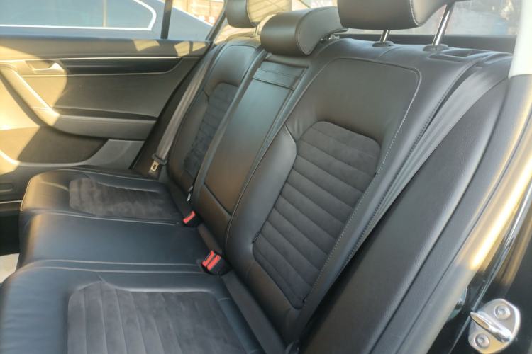 Used Volkswagen Magotan 2015 Facelift 1.8TSI Luxury Model Left Rear Seat