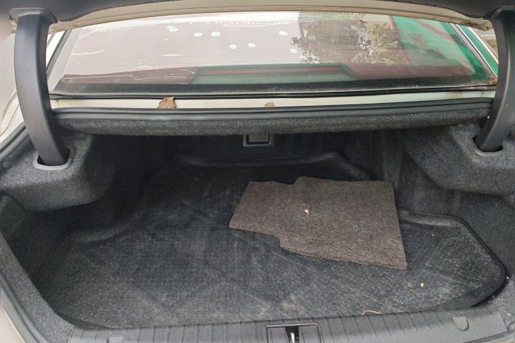 Used Geely Auto Emgrand GT 2015 2.4L Luxury Model Trunk